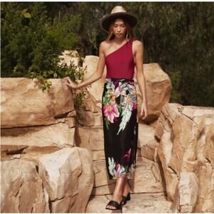 NIB Walter Baker New Paradise Versatile Sarong Magnolia Floral